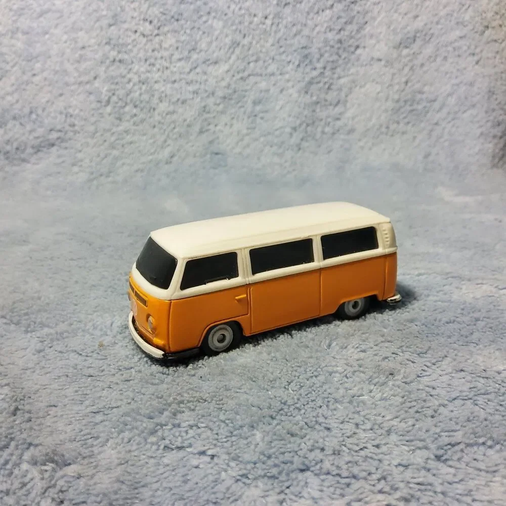 Volkswagen Type 2 Bus 1:64 Diecast Diorama Model VW Van Orange White Roof 2020